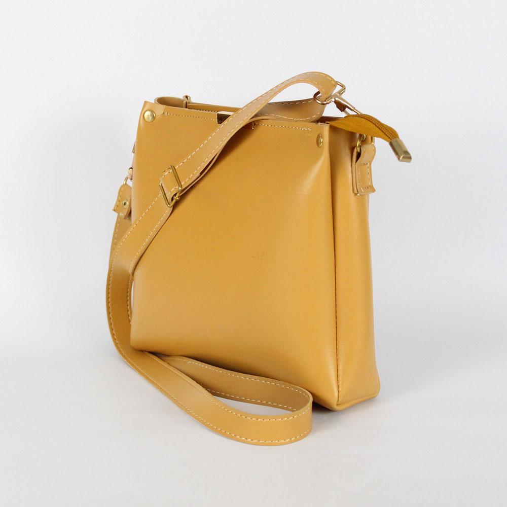 : Girl's Rexine Plain Hand Bag